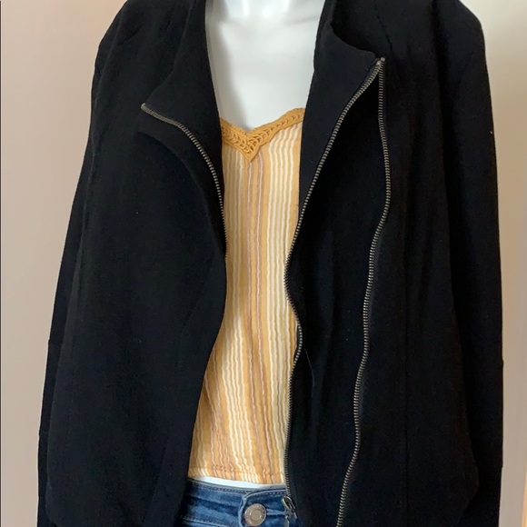 BLANKNYC jacket short style with stretch - Picture 2 of 6